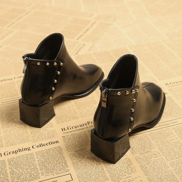 靴子女2024新款秋冬英倫風中跟粗跟短靴女瘦瘦馬丁靴高跟單靴