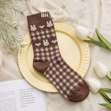 BYHUE lilicoco 童趣兔子&愛心圖案格紋中筒襪－卡其