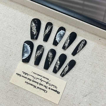 ✨Hannah✨純手工【圓月】酷辣闇黑鎏金手繪月亮高級黑色磨砂穿戴甲精緻穿戴甲 2YNR