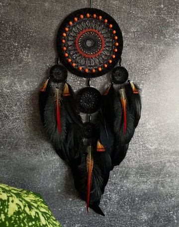 獨特的黑色和橙色捕夢網牆壁裝飾，配有瑪瑙中心裝飾品