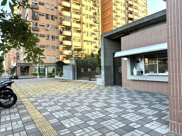 合群新城採光海景三房雙衛開窗平車宅｜高雄市左營區海景街
