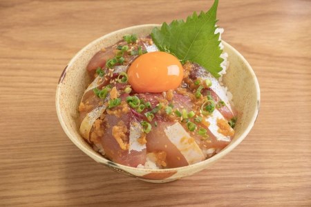 富山湾の天然ぶり丼セット