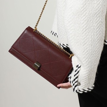 免運🔮美凡夏包包2025新款包女法式小衆設計真皮感腋下包黑色斜挎鏈條包韓國包包側背包 斜背包 通懃包 託特包 腋下包