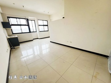 超便宜 ★ 嚇我一跳~景安捷運旁~挑高後棟找竣羽~｜新北市中和區景平路