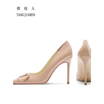 2025年早秋V家新款時尚尖頭裸色高跟鞋女細跟漆皮淺口V扣真皮單鞋