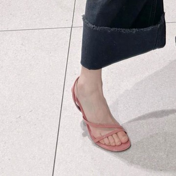 細跟涼鞋女2024夏季新款百搭網紅簡約細帶粗寬跟一字露趾高跟鞋潮