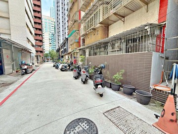 ★亞洲新灣區三多商圈稀有公寓一樓★｜高雄市苓雅區興中二路