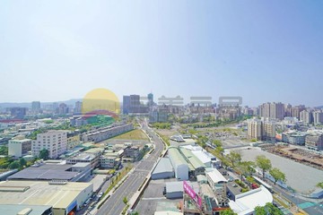 輕軌C26太子建設雙衛開窗邊間採光4房B1平車｜高雄市三民區和順街
