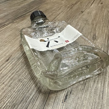 ROKU 六 日本琴酒 酒瓶盤 紀念收藏盤