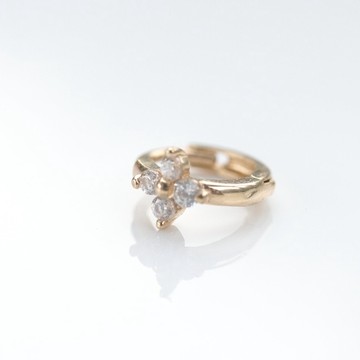 【 CHARIS 韓國珠寶】純14K金 花鑽耳扣耳環 (內徑5mm) (單個 )洗澡免摘 流汗碰水不褪色