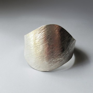 流暢槌紋孤品銀手鐲 | 展現手腕魅力的成熟系珠寶 (No.5240)
