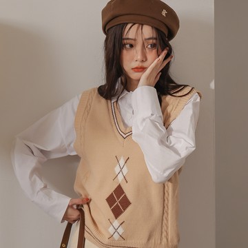 V領菱格針織背心-卡【KT223546】-3色