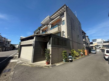 屏東大學旁￨演藝文創區￨大地坪邊間七米面寬双車墅￨｜屏東縣屏東市林森路