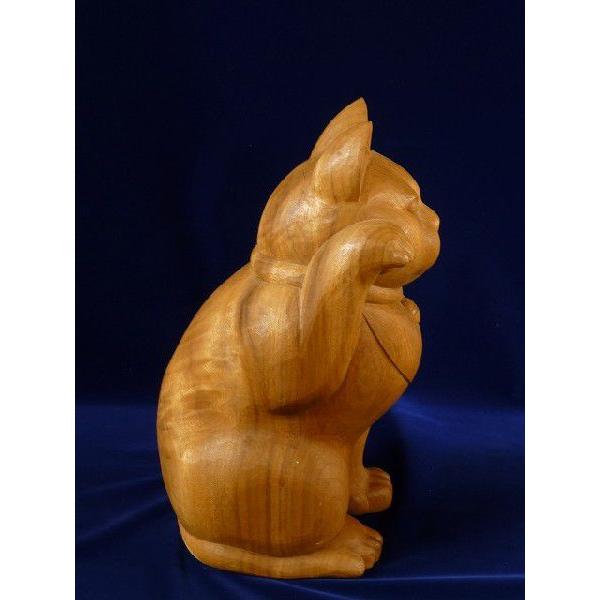 木彫　招き猫（右手、お金招き）