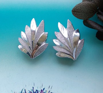 Vintage Jewelry 西洋古董飾品 銀色調 細葉 夾式耳環