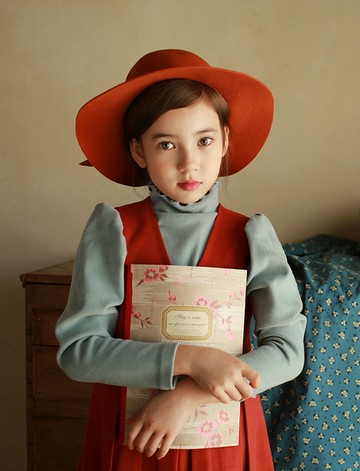 Lucky Bambine｜木耳捲捲邊素色暖頸內搭上衣