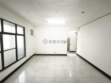小港國小旁稀有釋出中船一村大坪數公寓二樓好停車｜高雄市小港區中船一村