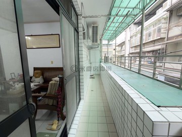 中研院 | 原三房 雙陽台|樓下超商 鬧中取靜｜新北市汐止區宜興街