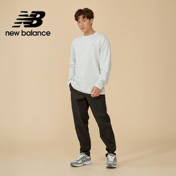 【New Balance】刺繡NB薄長袖上衣_男性_淺灰色_MT43523AHH