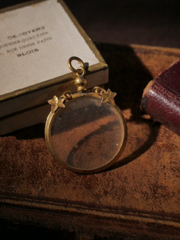 1890s 英國 新藝術時期 常春藤玻璃相片墜