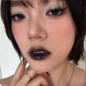 新色095 玩味叛逆系列未來星球脣蜜口黑口銀口灰脣油鏡面水光
