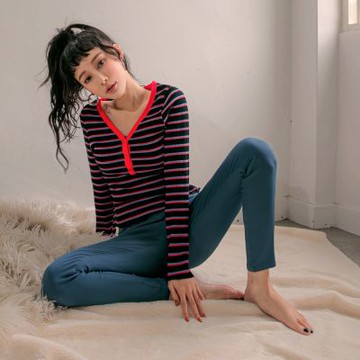 OB嚴選中大尺碼-高含棉短版V領撞色橫條紋針織長袖上衣《AB16167》