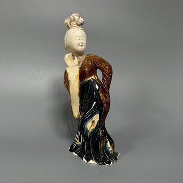 唐三彩仕女樂俑