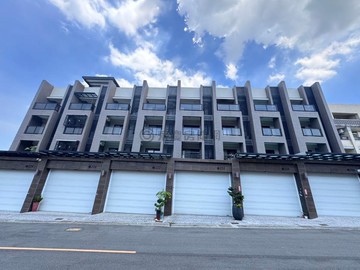 小港大坪頂優質電梯車墅｜高雄市小港區高坪五十六街