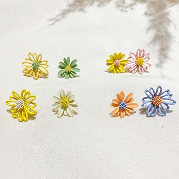 925銀針不對稱小雛菊耳玎女夏季新品清新撞色花朵耳環