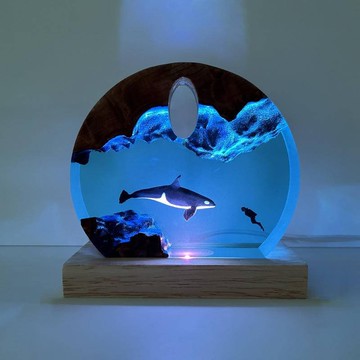 【現貨秒發】實木樹脂擺件 虎鯨潛水員樹脂擺件 海洋系列樹脂擺件 氛圍感夜燈 節日創意禮物