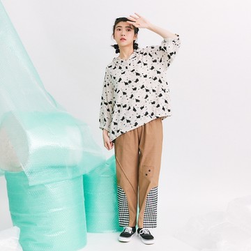 【Dailo】可愛低調柴犬繡花錐形長褲 咖 灰