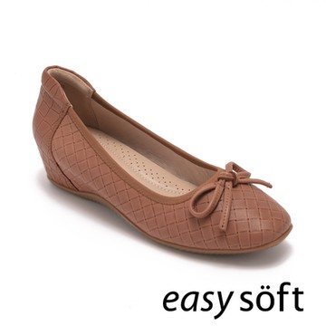 Easy Spirit-PENN 經典編織紋楔型娃娃鞋-卡其色