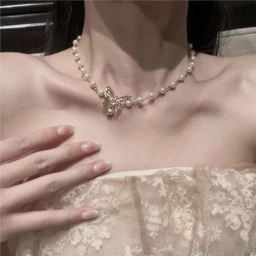 CD蝴蝶珍珠項鏈女款2024新款爆款輕奢小眾D家choker鎖骨鏈頸鏈
