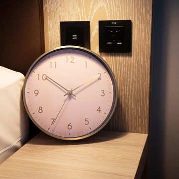 【CarryPlus】10吋質感燙金設計金屬掛鐘-腮紅粉