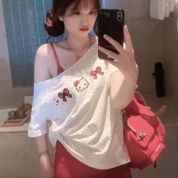 【露肩上衣 三件套 辣妹 純色 斜肩 套裝 短袖 2026 夏季 防曬 刺繡 T恤 上衣 紅色 A字裙 斜肩上衣 露肩T