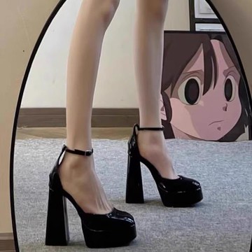 OMG！！嘎嘎好看~~小個子高跟鞋13cm跟高防水臺中空單鞋