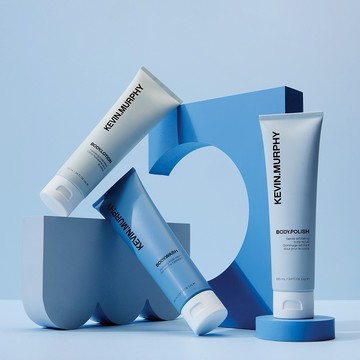 推薦好禮🎁【KEVIN.MURPHY】假期超值禮盒組(天降甘霖沐浴乳100ML+天降甘霖身體乳100ML+天降甘霖身體去角質100ML+絲質髮圈3個+髮妝手拿包+護髮毛帽)