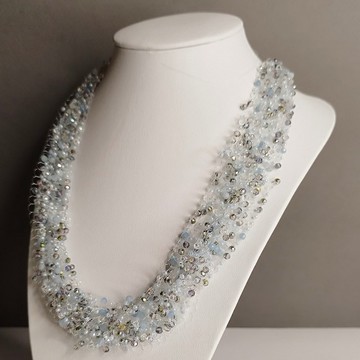 綴以天然海藍寶石與水晶珠的項鍊 女士飾品