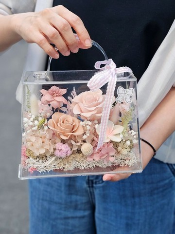 輕甜柔霧花提盒 快速出貨 情人節花束