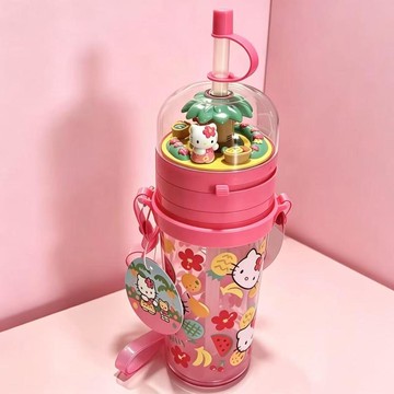 新上架👉KT貓主題公仔旋轉水杯場景吸管高顏值少女可愛便攜大容量水杯交換禮物 送朋友禮物