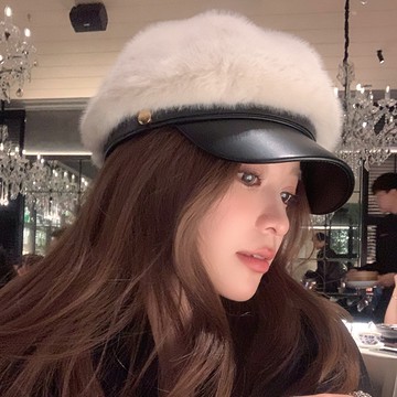 【梨花HaNA】 法式精緻小巧思 毛絨慵懶皮草拼皮革報童帽