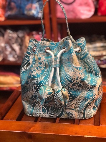 織錦緞復古俏皮可愛肩背斜背手提一體質感桶包