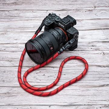 手工製造  紅色黑點 快拆扣 登山繩 真皮相機帶