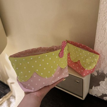 🎀精選新品🎀草莓化妝包 飾品收納袋 浴室洗漱袋 李沅禧同款 大容量 韓版草莓大容量可愛波點收納化妝包包拍立得化妝品日