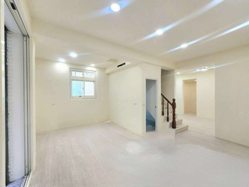 老屋翻新｜大庄商圈五房雙層透天 ♡竹北買房找沛沛♡｜新竹市香山區瑞光街