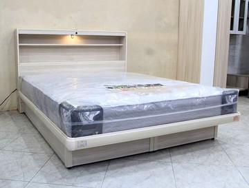 【歐風別館】卡多里五尺雙人雪松色床頭箱+雪松掀床【基隆至台中免運費】