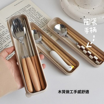 〖 𝑽𝒊𝒗𝒂 𝑯𝒐𝒎𝒆 〗棋盤格筷子勺子套裝 不銹鋼餐具 耐高溫 學生便攜單人裝 旅行筷勺收納盒  耐熱筷 勺子 筷子