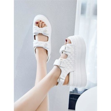 夏季厚底菱格涼鞋2024年新款內增高9CM真皮百搭魔術貼松糕羅馬鞋