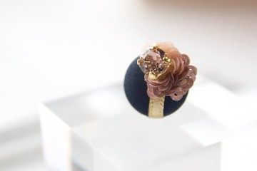 胸針施華洛世奇