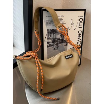 防水尼龍布潮牌斜挎包男休閑單肩包運動餃子包女大容量挎包通勤包